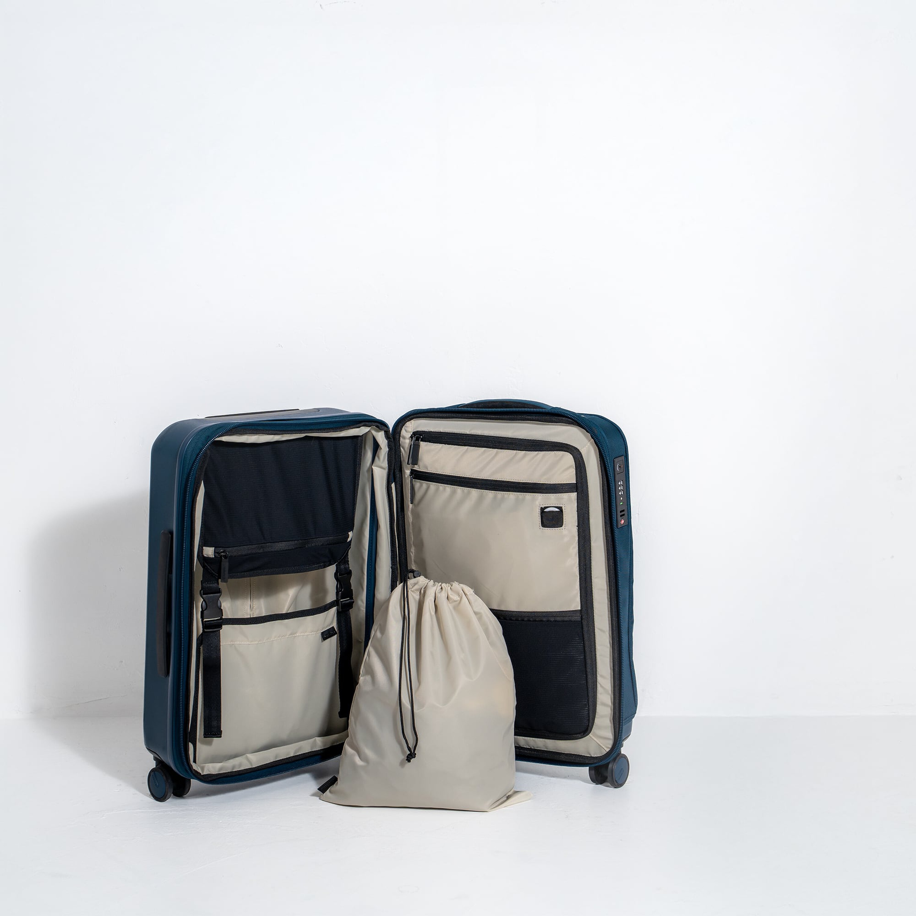 Pace Pro Hybrid Carry-on image 5